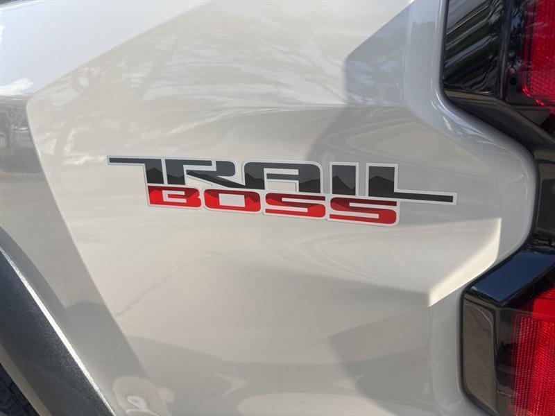 Chevrolet Colorado Trail Boss Crew Cab 4WD 2026