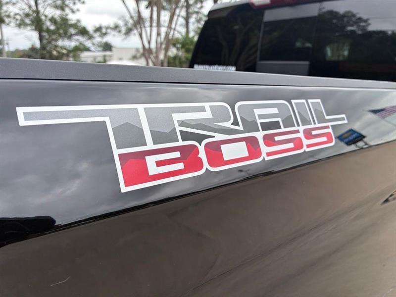 Chevrolet Silverado 1500 Trail Boss LT Crew Cab 4WD 2026
