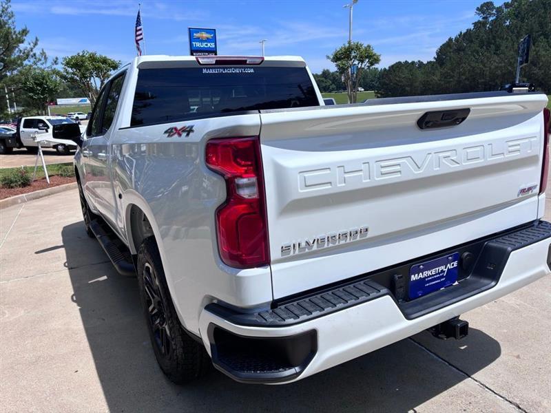 Chevrolet Silverado 1500 RST Crew Cab 4WD 2026
