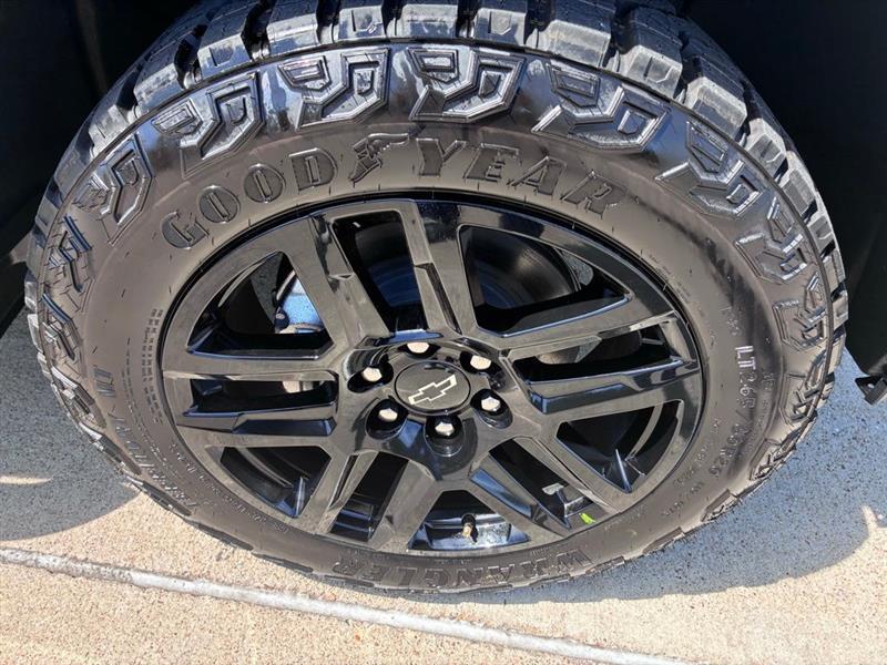 Chevrolet Silverado 1500 Trail Boss Custom Crew Cab 4WD 2026