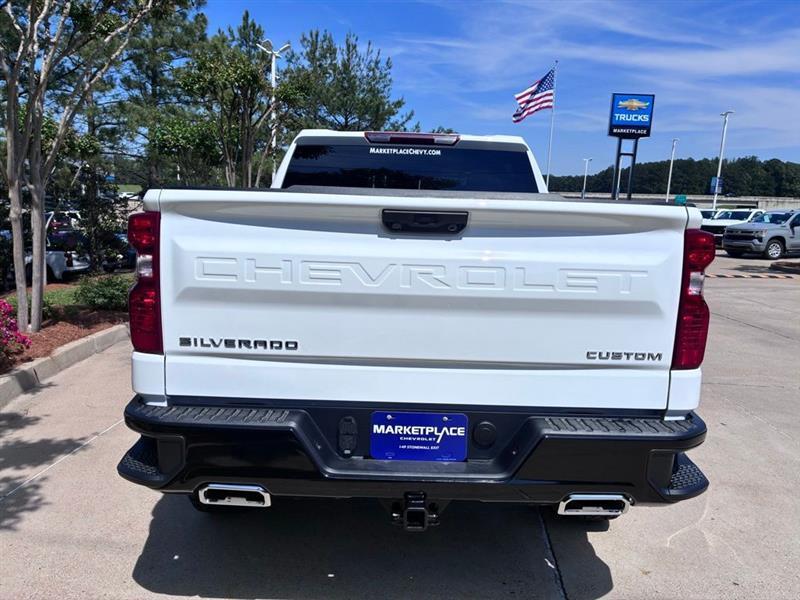 Chevrolet Silverado 1500 Trail Boss Custom Crew Cab 4WD 2026