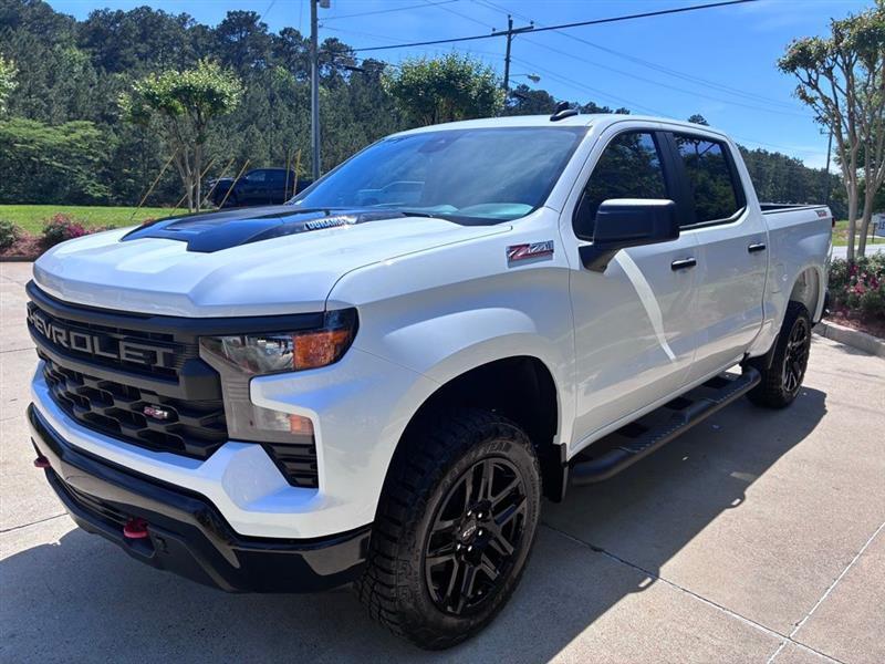Chevrolet Silverado 1500 Trail Boss Custom Crew Cab 4WD 2026