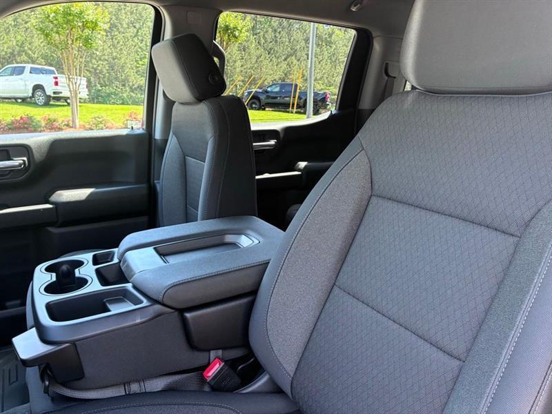 Chevrolet Silverado 1500 Trail Boss Custom Crew Cab 4WD 2026