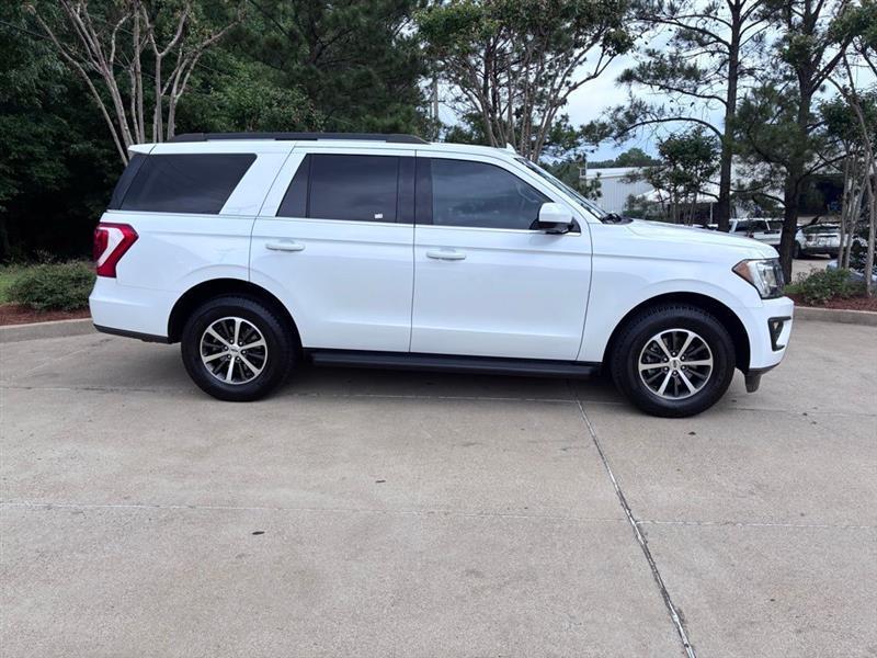 Ford Expedition XLT 2021