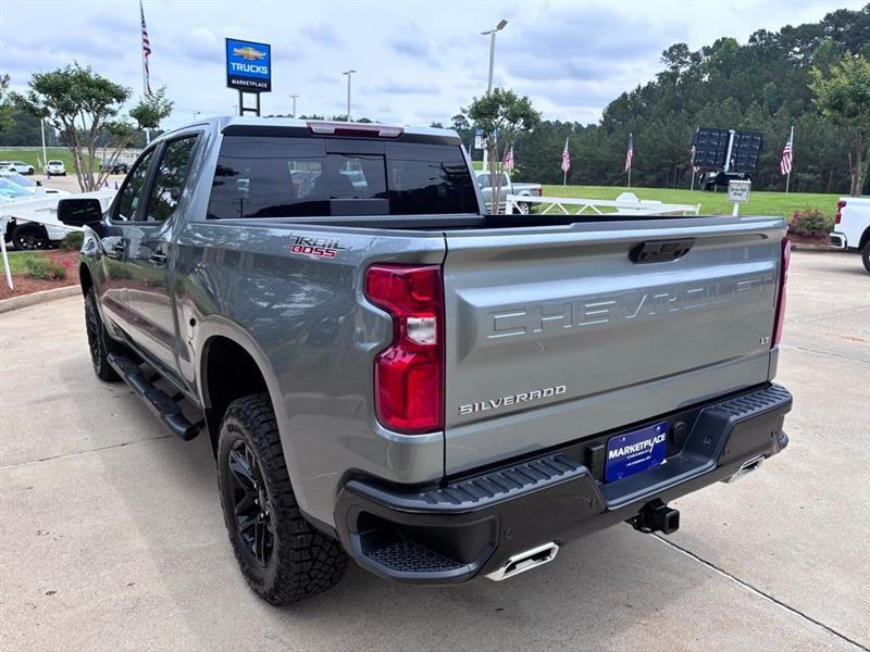 Chevrolet Silverado 1500 Trail Boss LT Crew Cab 4WD 2026