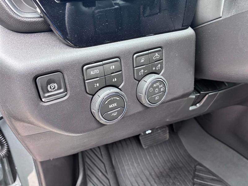 Chevrolet Silverado 1500 Trail Boss LT Crew Cab 4WD 2026