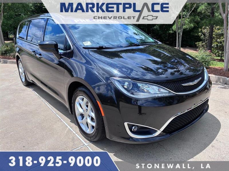 2018 Chrysler Pacifica Touring Plus's photo