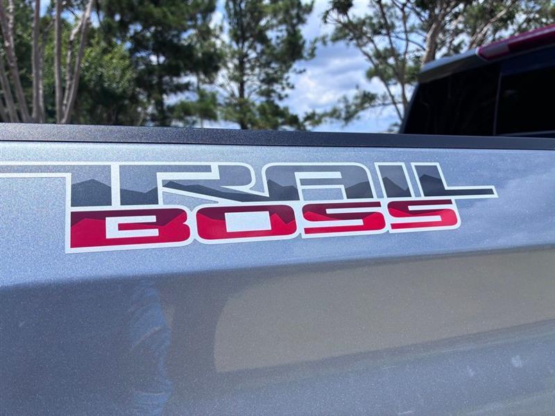 Chevrolet Silverado 1500 Trail Boss LT Crew Cab 4WD 2026