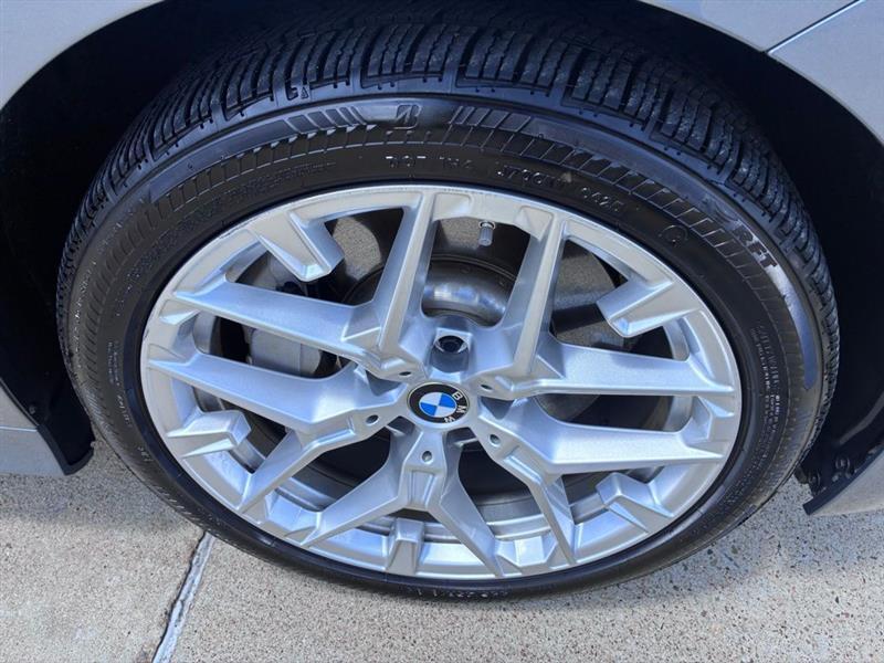 BMW 3-Series 330i 2025