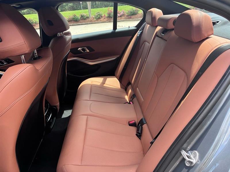 BMW 3-Series 330i 2025