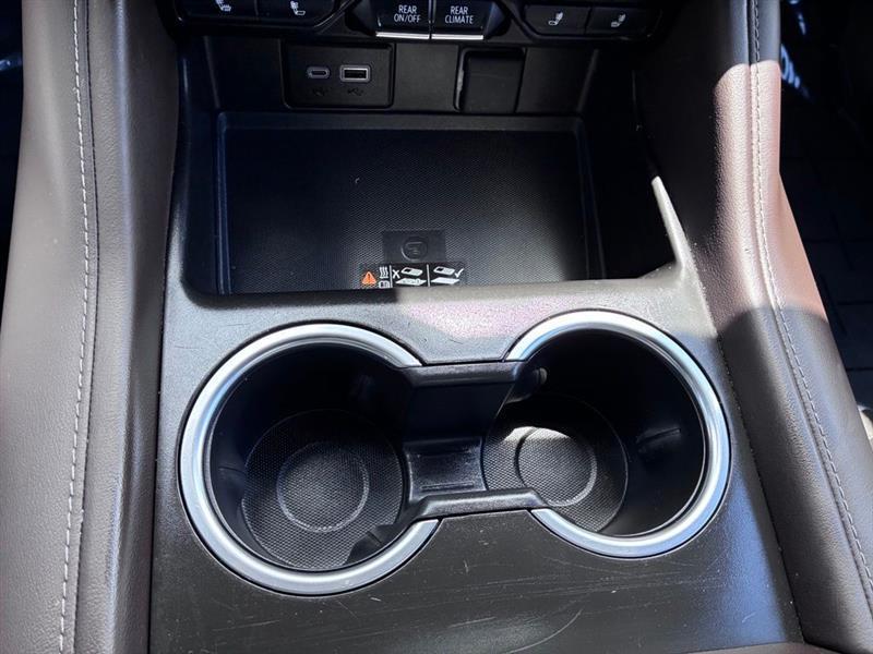 Chevrolet Suburban LT 2WD 2024