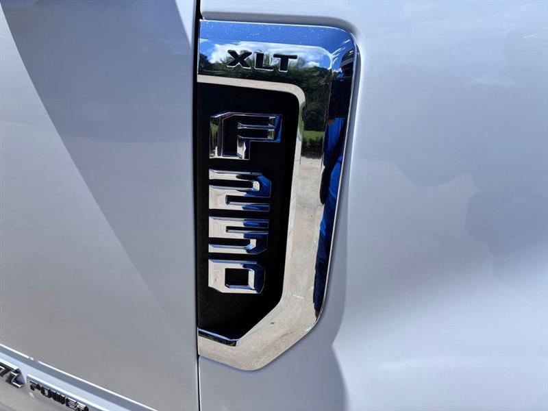 Ford F-250 SD XLT Crew Cab 4WD 2022