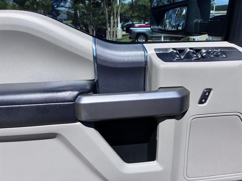 Ford F-250 SD XLT Crew Cab 4WD 2022