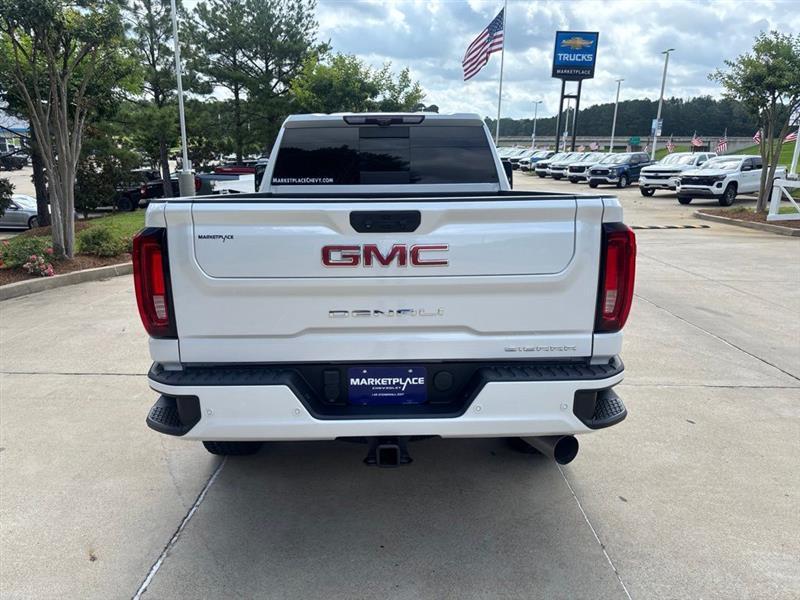 GMC Sierra 2500HD Denali Crew Cab 4WD SB 2022