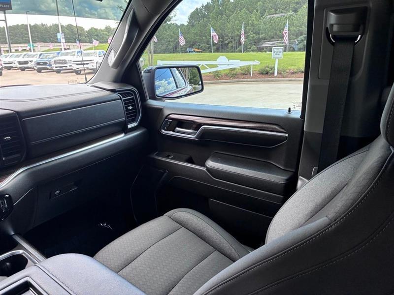 Chevrolet Silverado 1500 High Country Crew Cab 4WD 2024