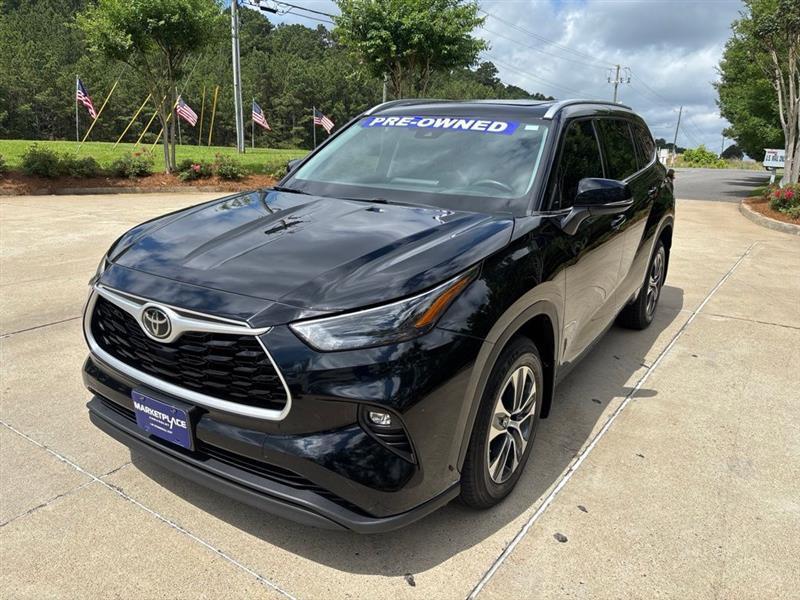 Toyota Highlander XLE FWD V6 2022