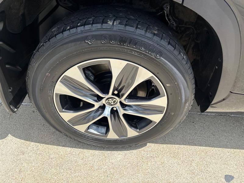 Toyota Highlander XLE FWD V6 2022