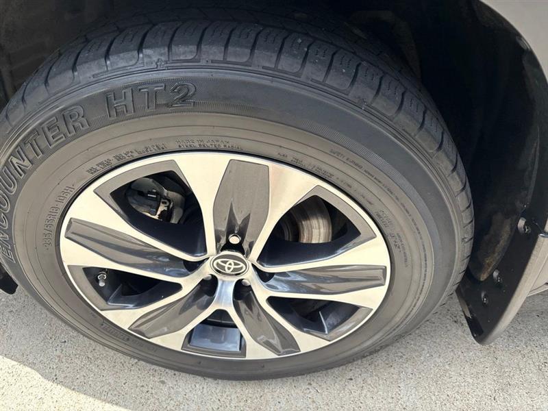 Toyota Highlander XLE FWD V6 2022
