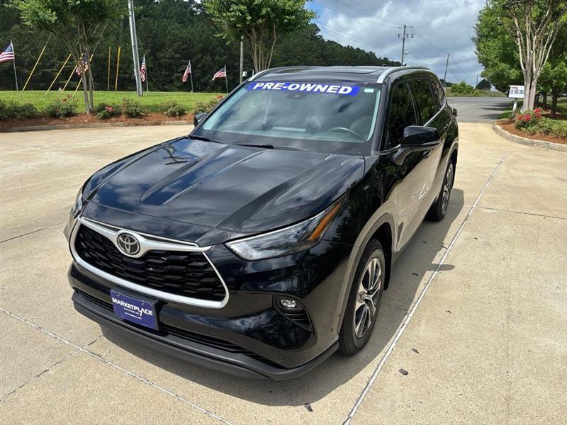 Toyota Highlander XLE FWD V6 2022