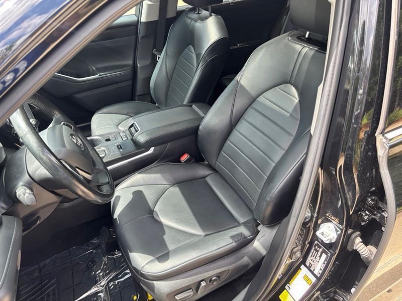 Toyota Highlander XLE FWD V6 2022