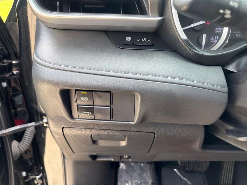 Toyota Highlander XLE FWD V6 2022