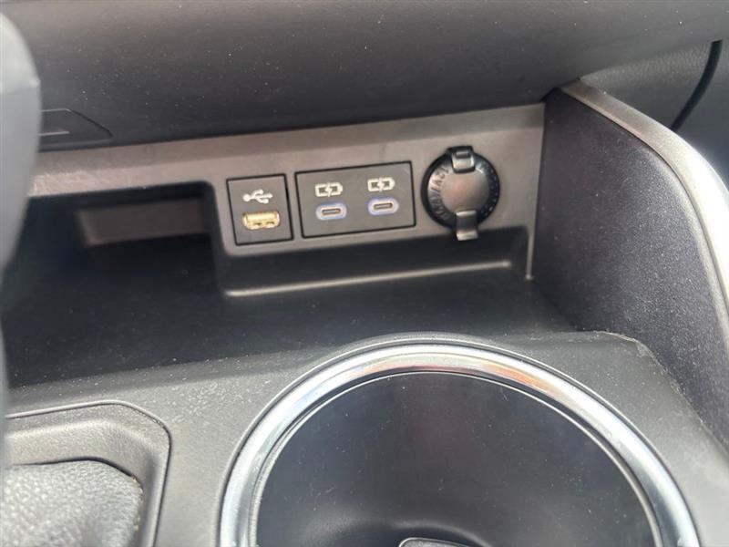 Toyota Highlander XLE FWD V6 2022