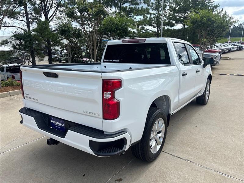 Chevrolet Silverado 1500 Custom Crew Cab 2WD 2026