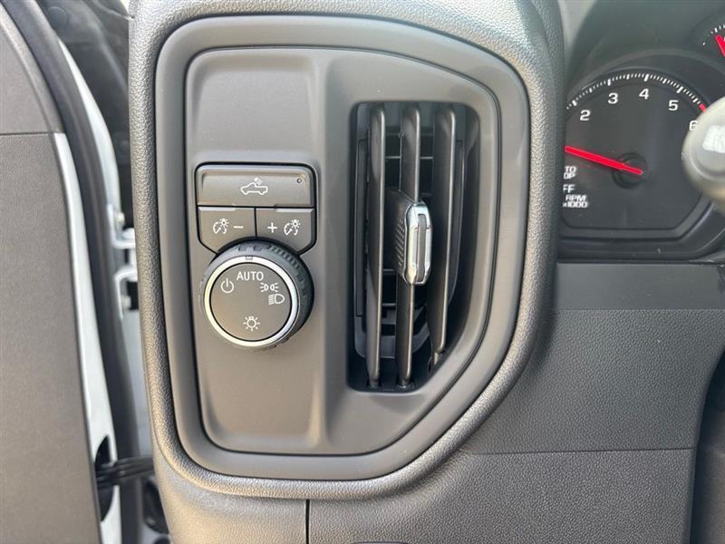 Chevrolet Silverado 1500 Custom Crew Cab 2WD 2026