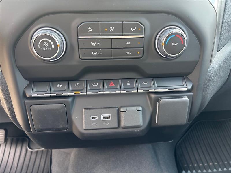 Chevrolet Silverado 1500 Custom Crew Cab 2WD 2026