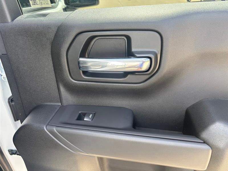 Chevrolet Silverado 1500 Custom Crew Cab 2WD 2026