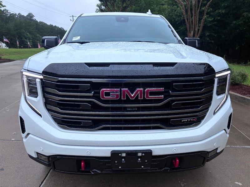 GMC Sierra 1500 AT4 Crew Cab 4WD 2025
