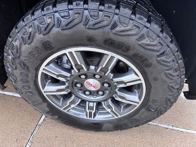 GMC Sierra 1500 AT4 Crew Cab 4WD 2025