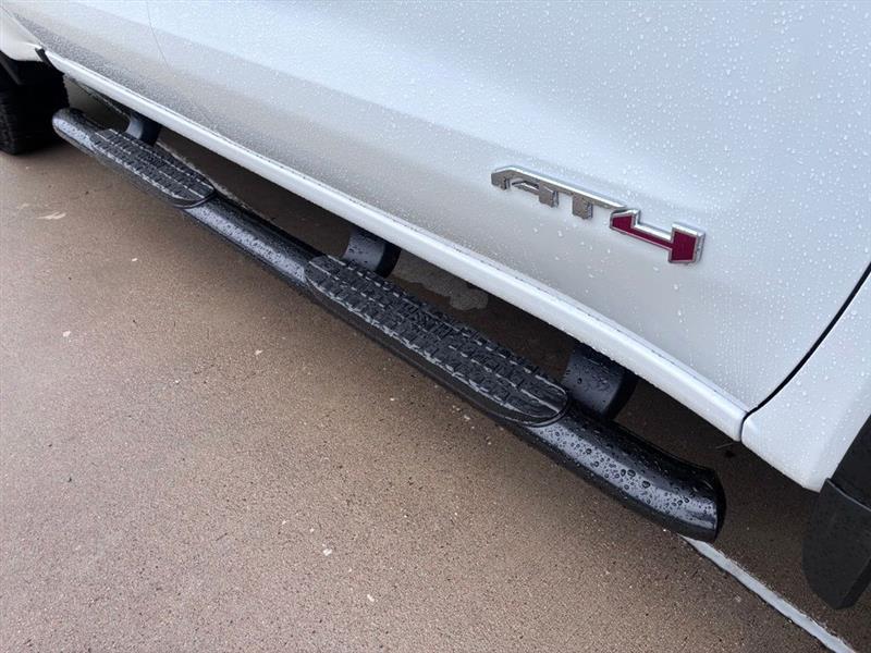 GMC Sierra 1500 AT4 Crew Cab 4WD 2025