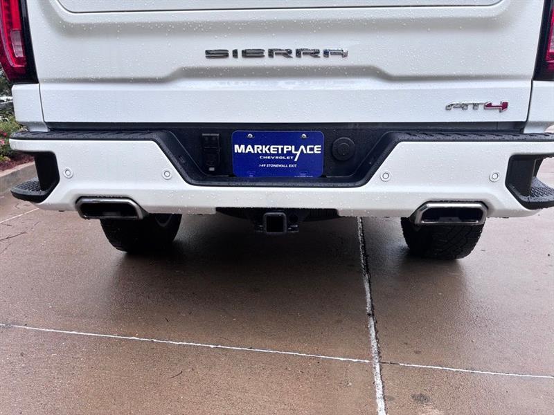GMC Sierra 1500 AT4 Crew Cab 4WD 2025