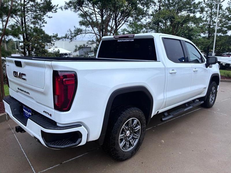 GMC Sierra 1500 AT4 Crew Cab 4WD 2025