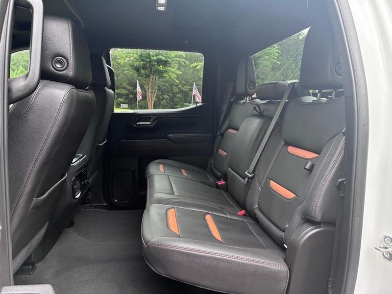 GMC Sierra 1500 AT4 Crew Cab 4WD 2025