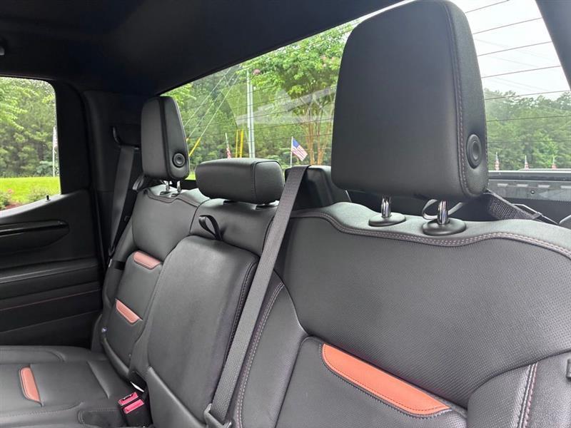 GMC Sierra 1500 AT4 Crew Cab 4WD 2025