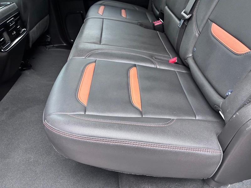 GMC Sierra 1500 AT4 Crew Cab 4WD 2025