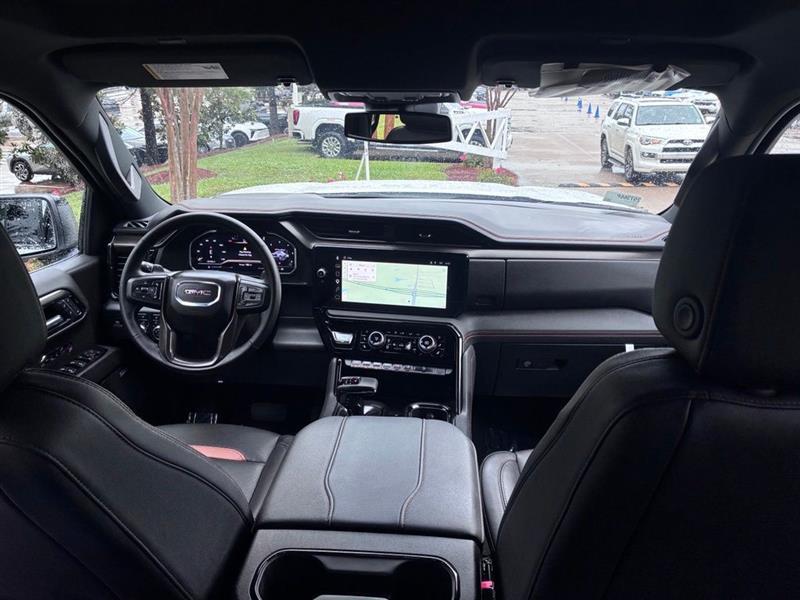 GMC Sierra 1500 AT4 Crew Cab 4WD 2025