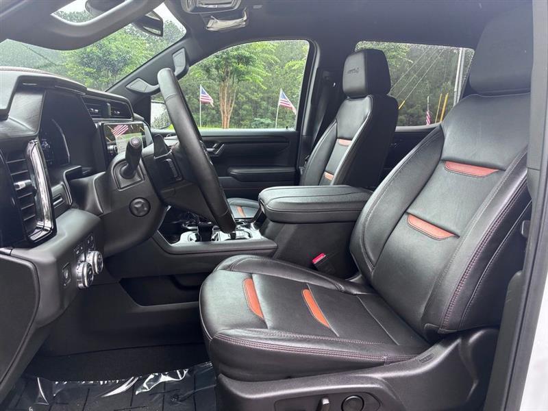 GMC Sierra 1500 AT4 Crew Cab 4WD 2025