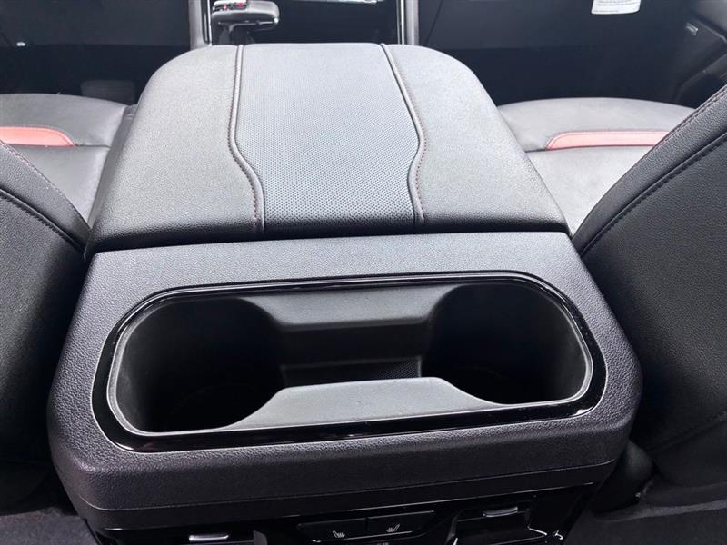 GMC Sierra 1500 AT4 Crew Cab 4WD 2025