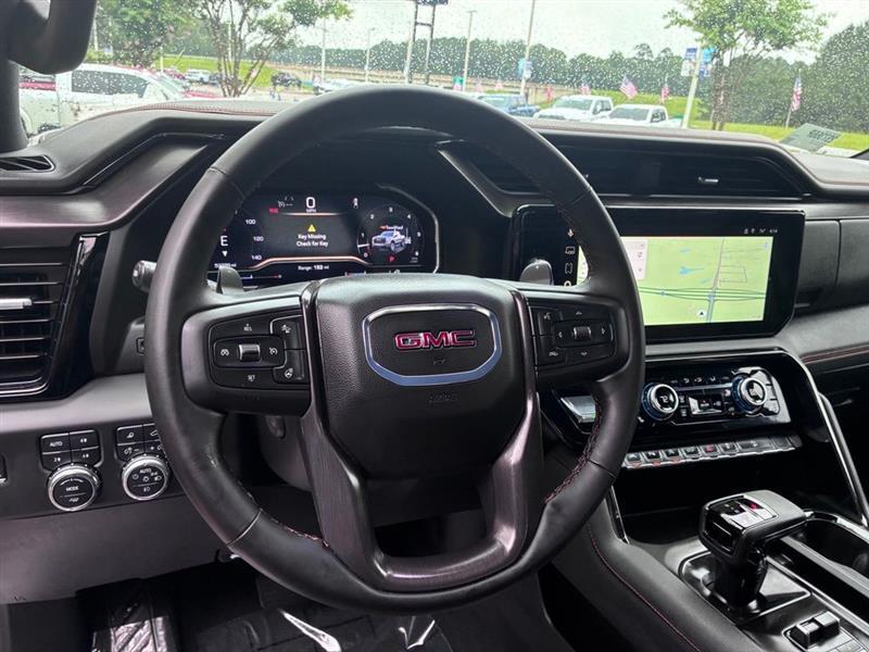 GMC Sierra 1500 AT4 Crew Cab 4WD 2025