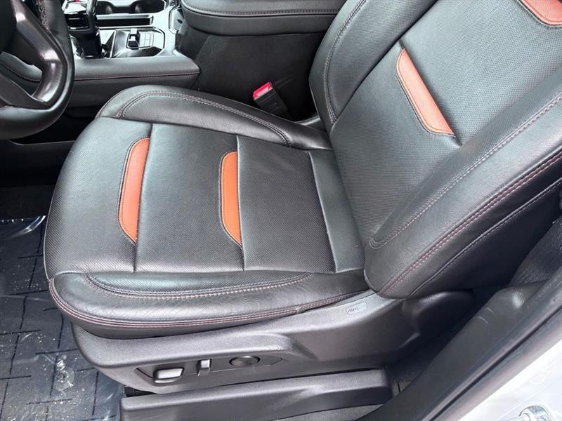 GMC Sierra 1500 AT4 Crew Cab 4WD 2025