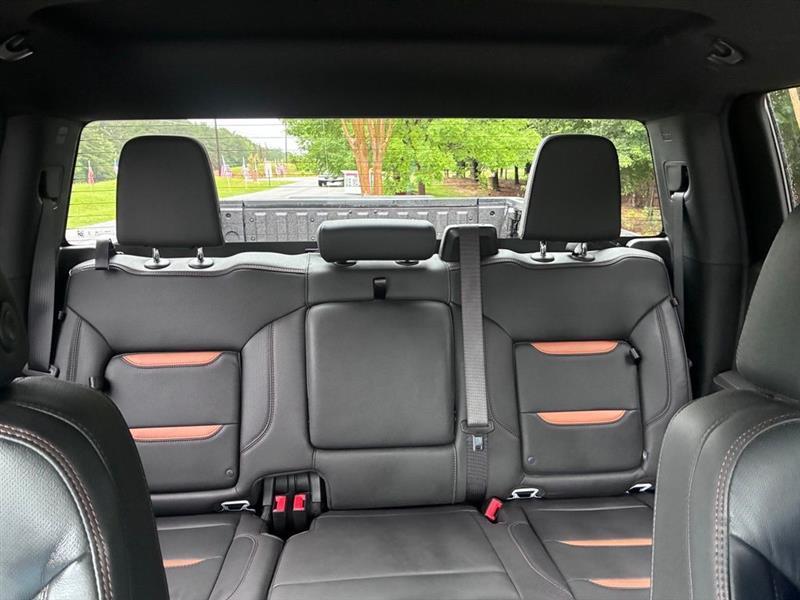 GMC Sierra 1500 AT4 Crew Cab 4WD 2025