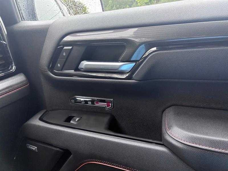 GMC Sierra 1500 AT4 Crew Cab 4WD 2025