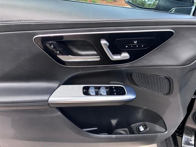 Mercedes-Benz GLC-Class GLC300 2024