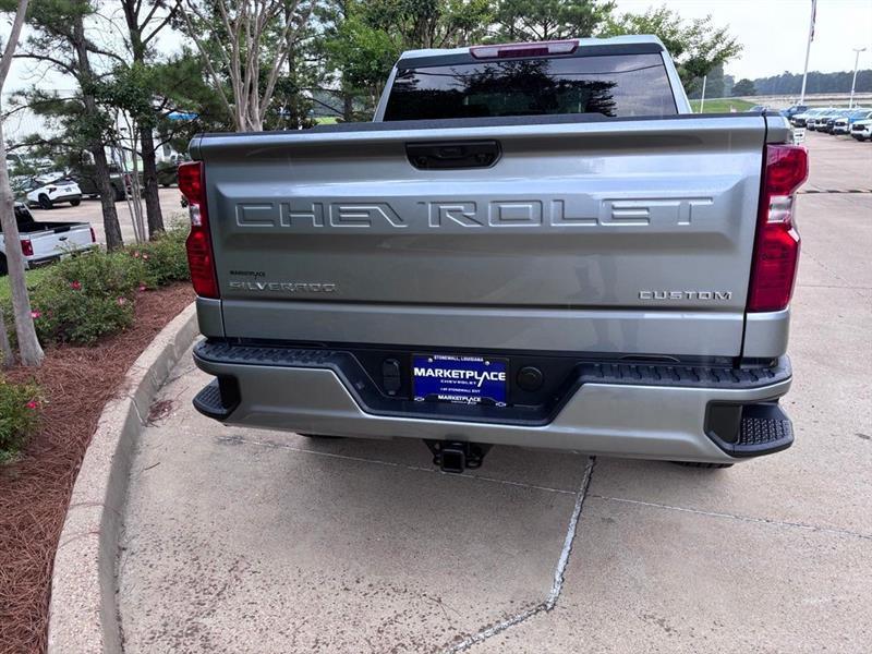 Chevrolet Silverado 1500 Custom Crew Cab 2WD 2026
