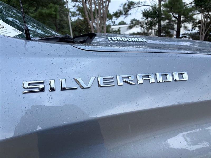 Chevrolet Silverado 1500 Custom Crew Cab 2WD 2026