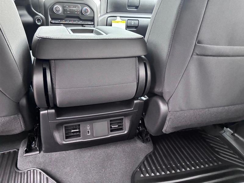 Chevrolet Silverado 1500 Custom Crew Cab 2WD 2026
