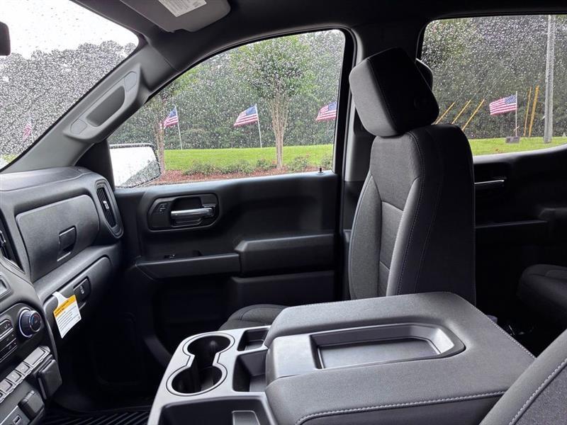 Chevrolet Silverado 1500 Custom Crew Cab 2WD 2026